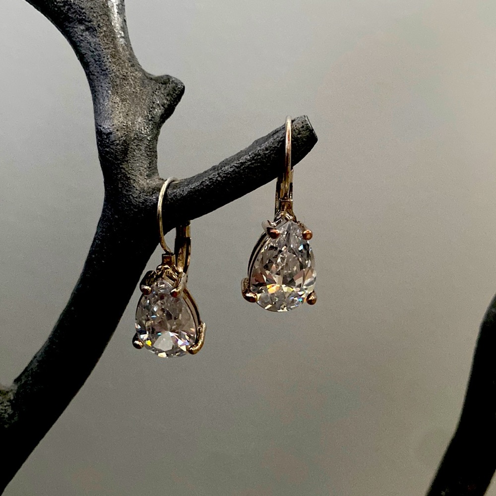 Glass teardrop earrings